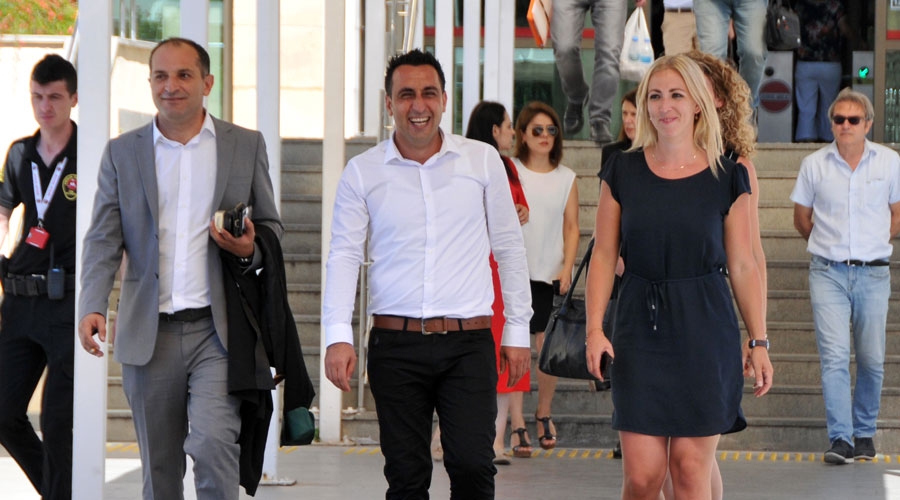 Türk asıllı Hollandalı siyasetçi ilk duruşmada beraat etti