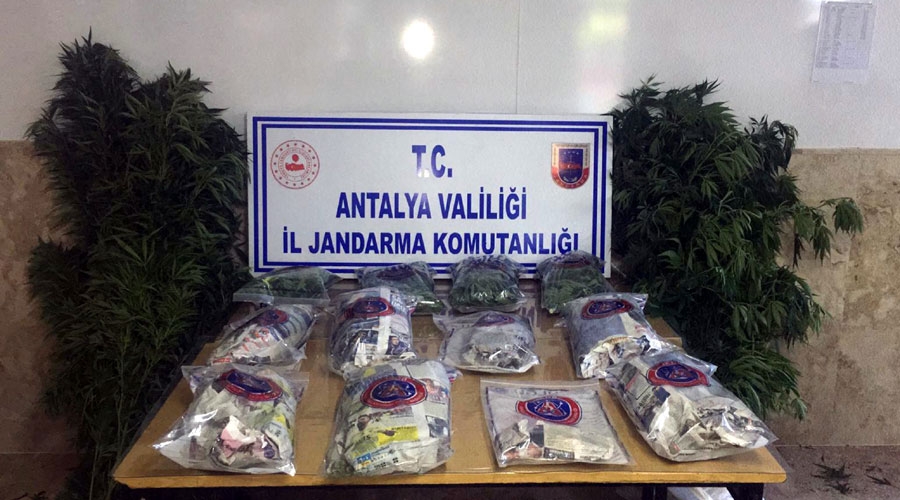Antalya'da 24 kilo esrar ele geçirildi