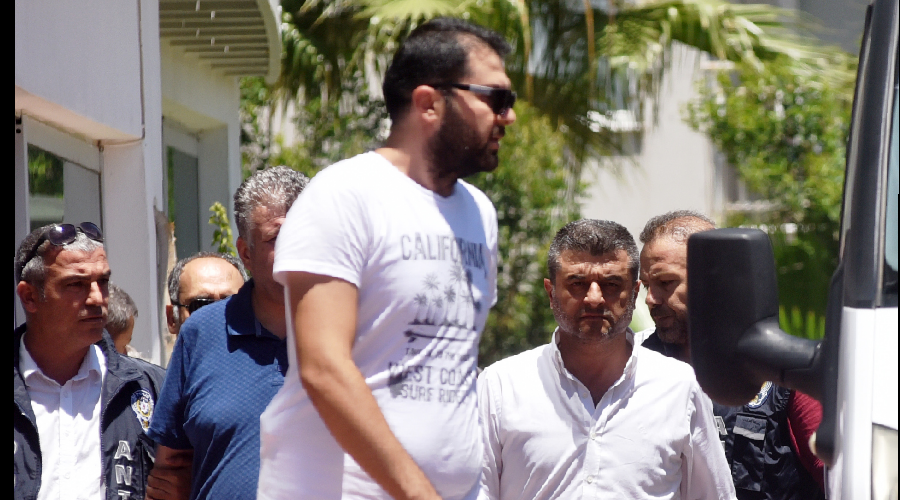Başkan ile birlikte 3 kişi tutuklandı