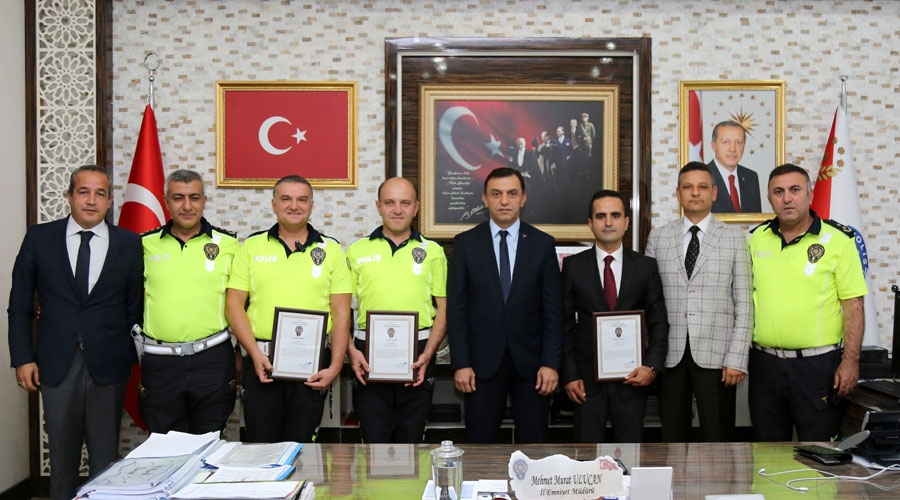 Başarılı personele ödül