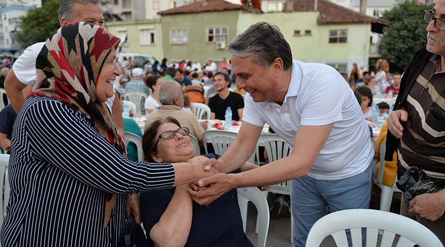 Muratpaşa’nın iftarında Özbek konuklar
