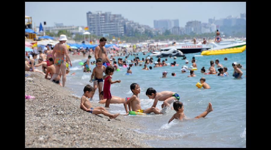 Antalya’nın denizi, havasından sıcak