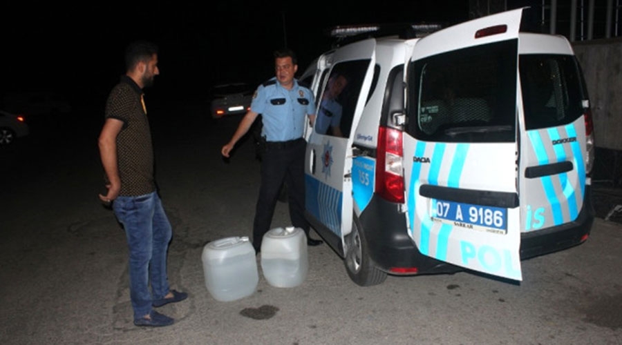 4 Yıldızlı otele sahte içki operasyonu