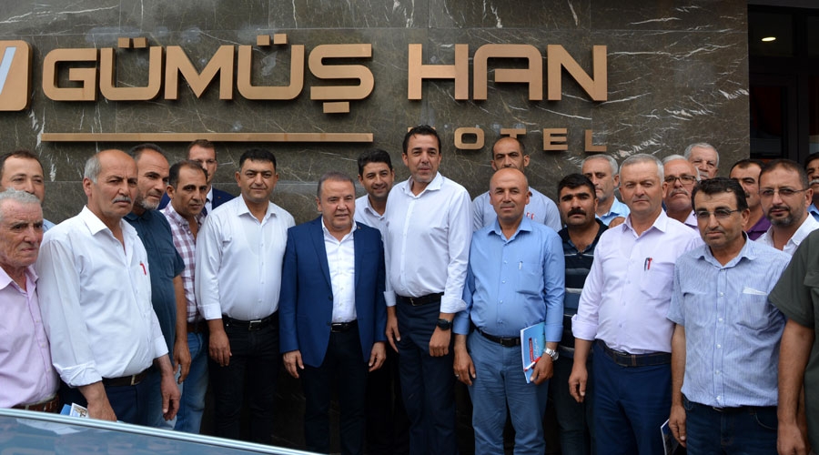 Başkan Böcek'ten, muhtarlara 'öncelikli hedeflerimiz var'