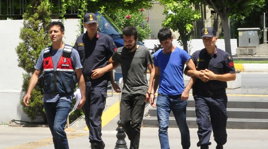 Dedesinin 'kefen parası'nı gasbedip gazinoda eğlendiler