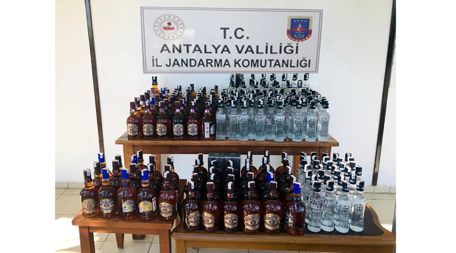 Litrelerce sahte rakı ele geçirildi