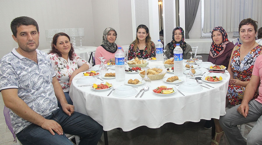 TES-İŞ'ten işçilere iftar