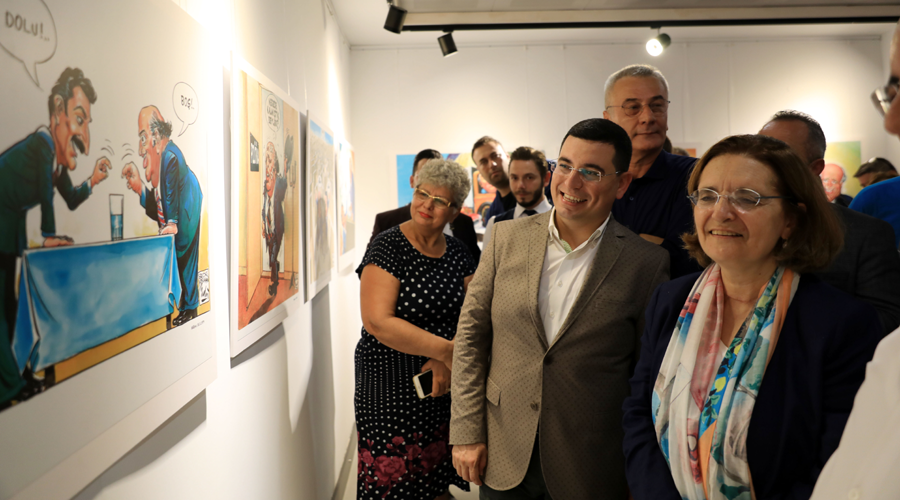 Süleyman Demirel karikatürleri sergisi ziyarete açıldı