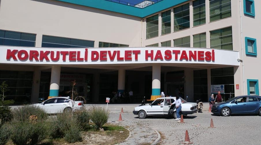 Besin zehirlenmesi şüphesiyle 62 öğrenci hastanelere başvurdu