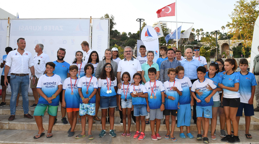 Vali Karaloğlu: “Antalya Bir Deniz Şehridir”