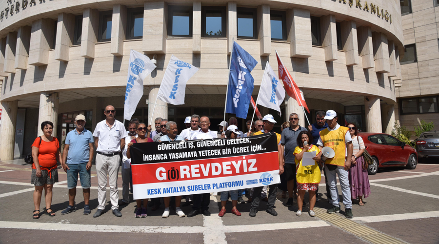 Memurlardan iş bırakma eylemi