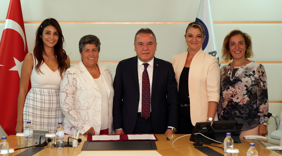 Şiddet mağduru kadınlar için 'Acil yardım hattı işbirliği' protokolü
