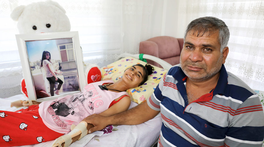 Morg kapısında hayata dönen kızı için yardım istiyor