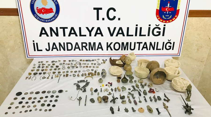 Antalya'nın tarihini çalıyorlardı