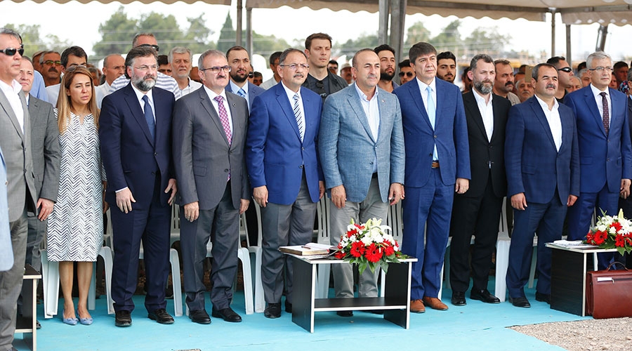 Türkiye’nin en büyük kentsel dönüşüm projesi Sur Yapı Antalya’nın temeli atıldı