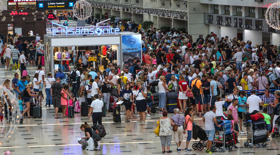 Antalya'da turist sayısı 12 milyonu geçti