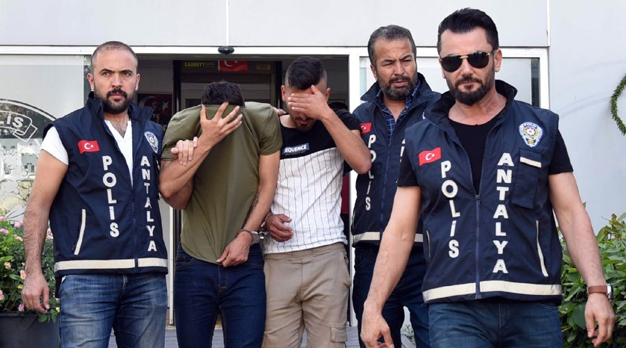Trans bireyi 22 bıçak darbesiyle öldüren sanık hakim karşısında