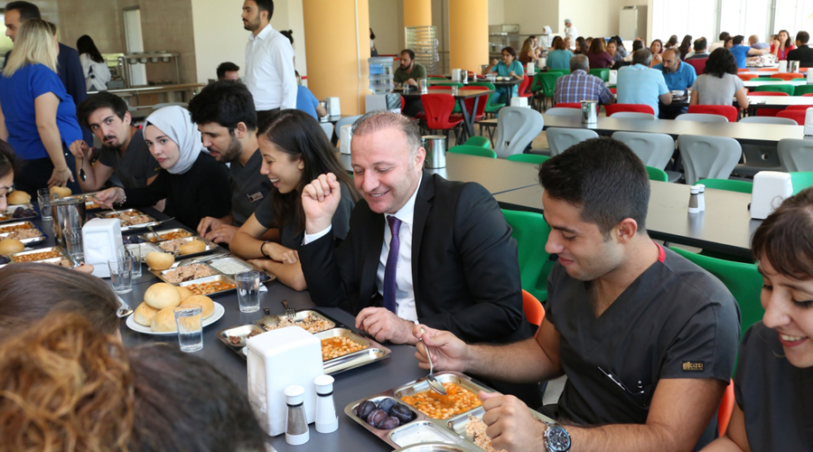 Rektör Ünal, öğrencilerle buluştu