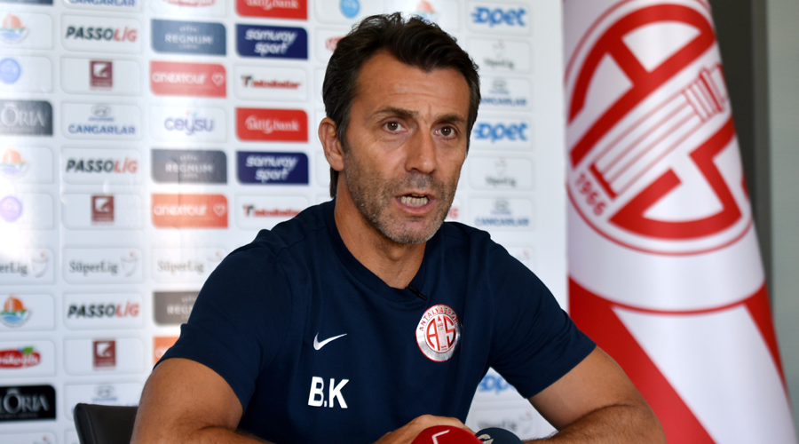 Bülent Korkmaz: Penaltı kararını VAR sistemi hakemi versin