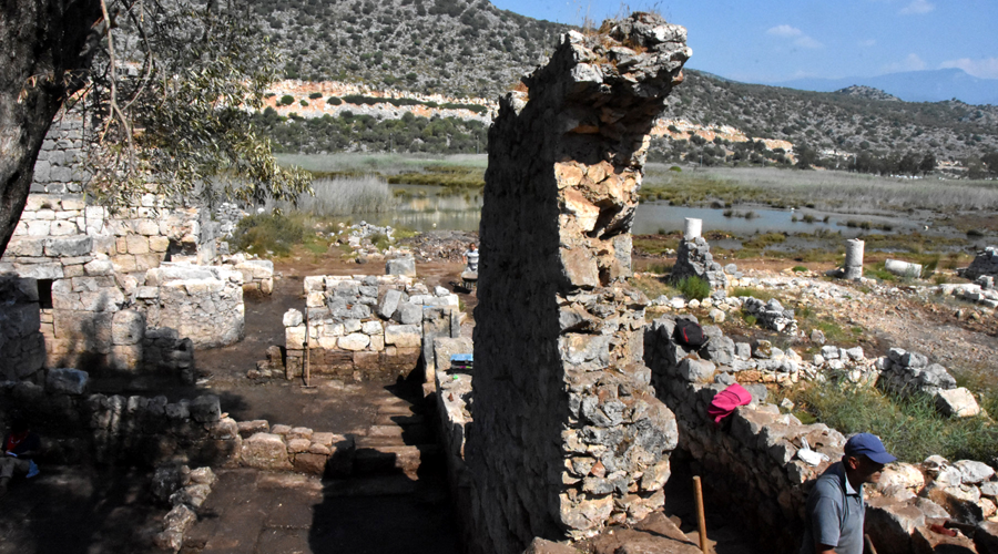Myra-Andriake kazılarında Batı Hamamı gün ışığına çıkarıldı