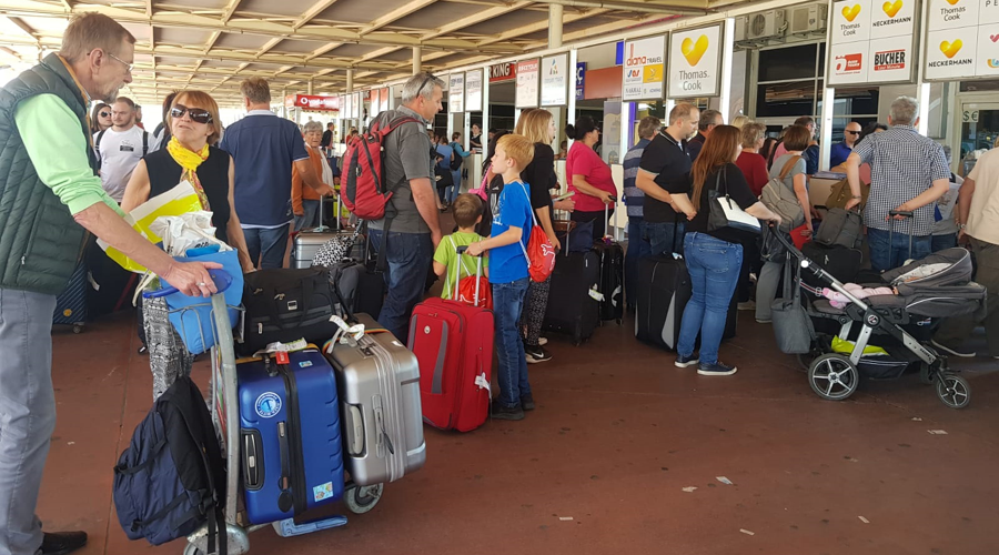 Yolcular ülkelerine gönderilmeye devam ediliyor