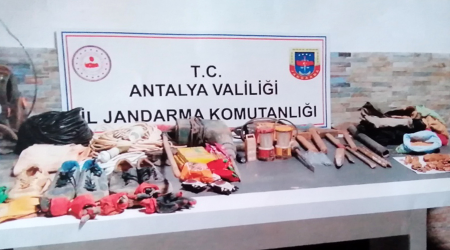 Kaçak kazılar ile Antalya'yı delik deşik etmişler