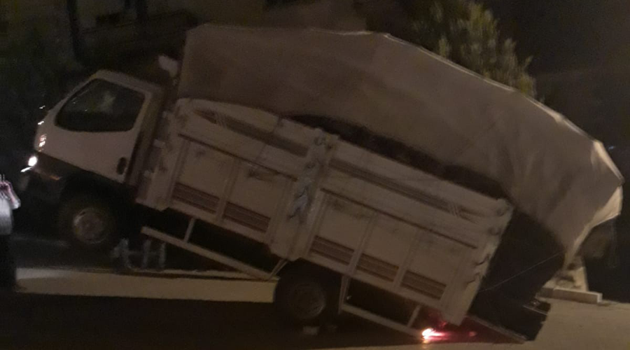 Elmalı'da bir garip kamyon