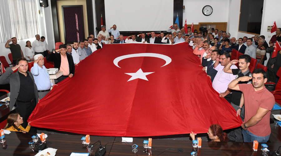 Meclis toplantısında Mehmetçiğe selam