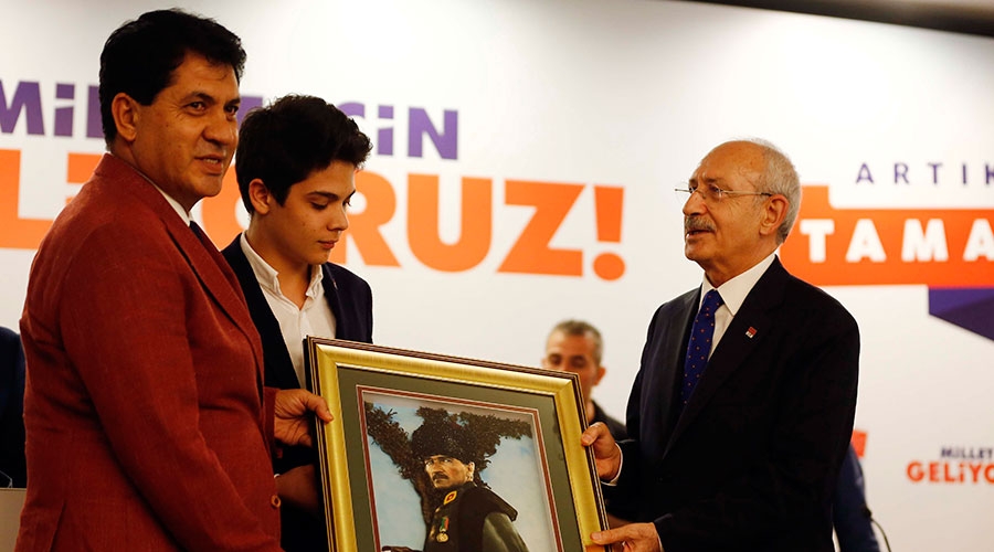 Gül'den Kılıçdaroğlu'na Atatürk tablosu