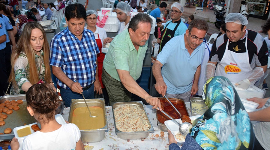Kemer’de 6 bin kişi iftarda buluştu