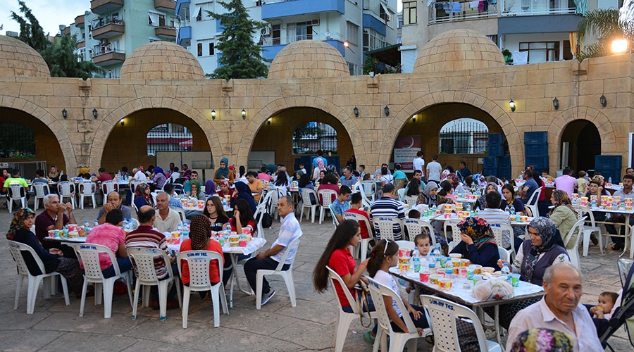 Kumluca'da Kadir Gecesi iftarı