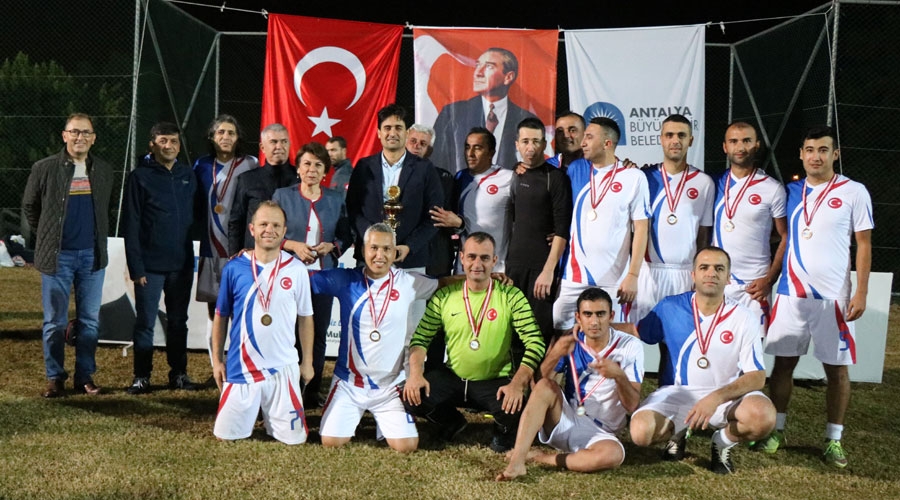 Büyükşehir birimler arası futbol turnuvası düzenledi