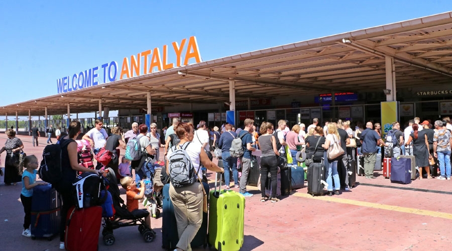 Antalya yılın son ayına rekorla girdi   