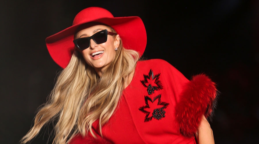 Paris Hilton Dosso Dossi podyumunda