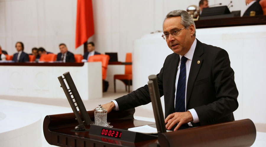 CHP'li Zeybek, Aksu Çayı Taşkın Koruma Projesi'ni meclise taşıdı