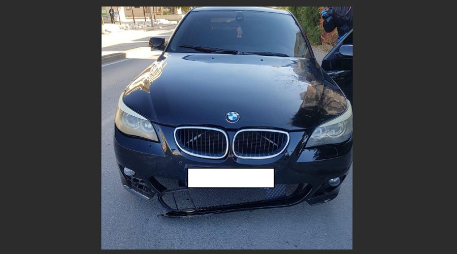 Galeriden otomobili çalan, eski çalışan çıktı
