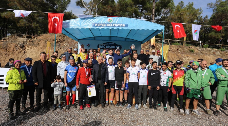 Kepez’in pedal şampiyonları ödüllendirildi