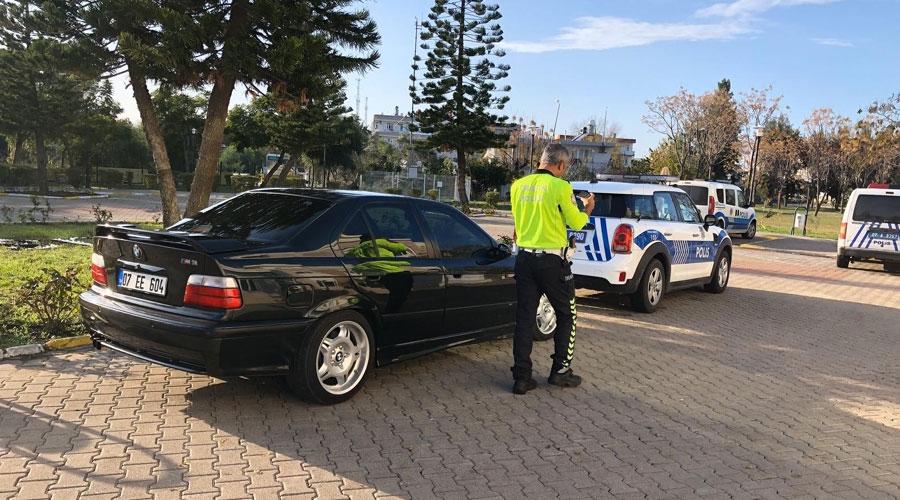Drift yapan sürücüye ehliyet, araç, para ve psikolog cezası