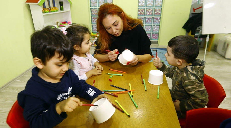 Kreş öğrencileri robot yaparak bilimi keşfediyor 