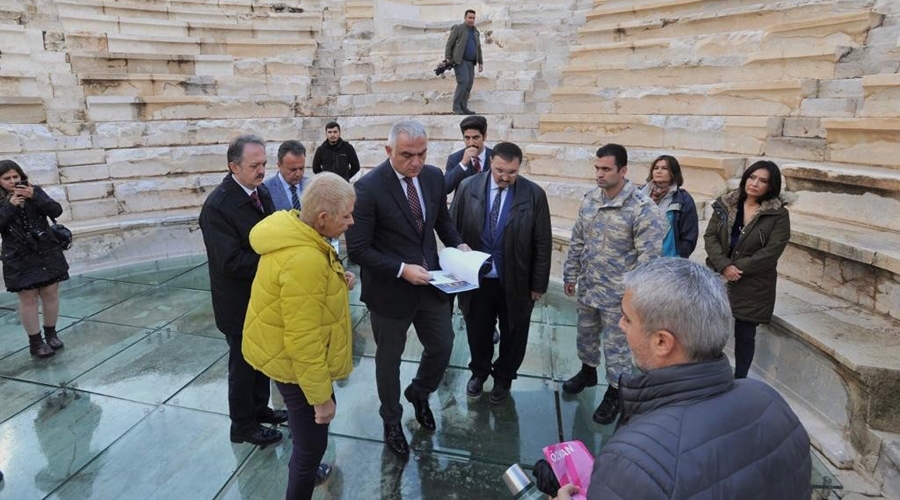 Bakan Ersoy, Patara'da incelemelerde bulundu