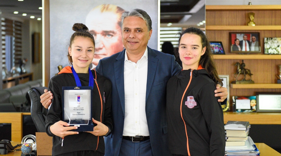 Başkan Uysal’dan yılın sporcularına kutlama