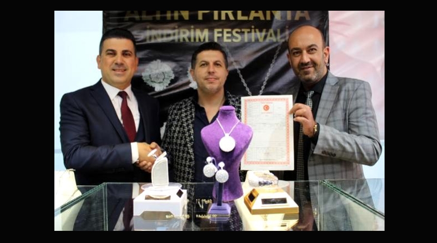 700 binlik daire tapusunu verdi pırlanta set satın aldı