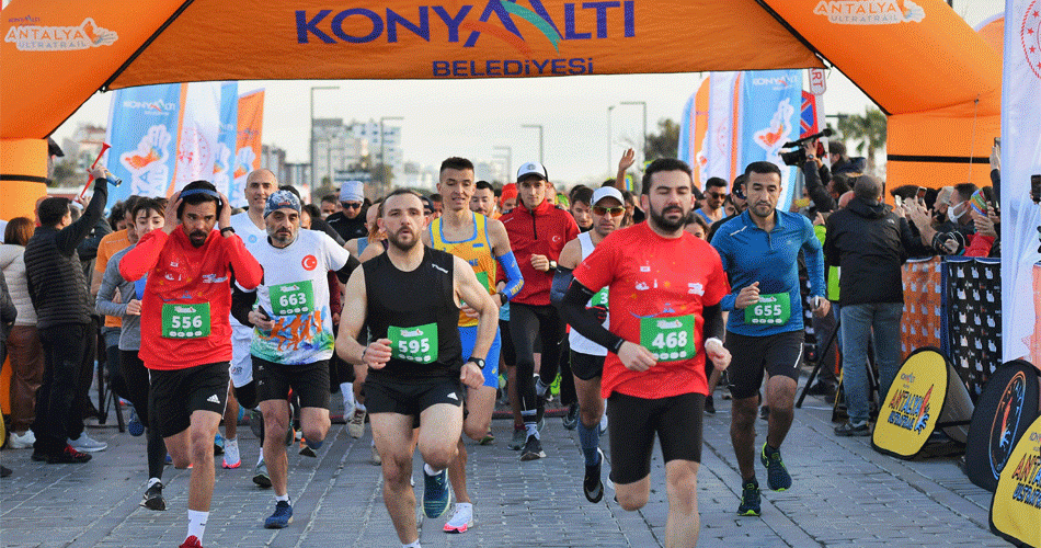 Vatandaşlar Antalya Ultra Trail Maratonu’nda ter döktü