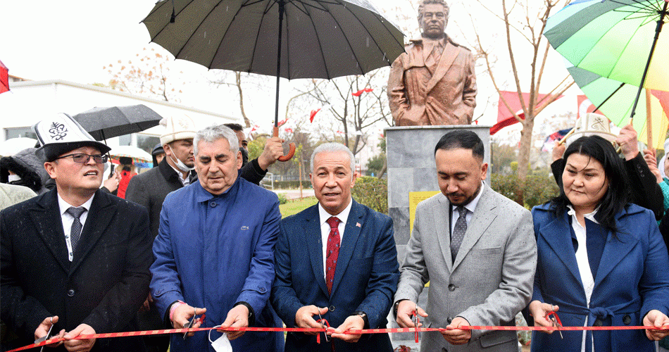 Başkan Uysal, “Antalya’mız dünya kültürlerinin buluştuğu yer”