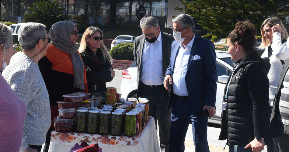 KEMER’DE ÜRETEN EV HANIMLARI KERMESİ DÜZENLENDİ