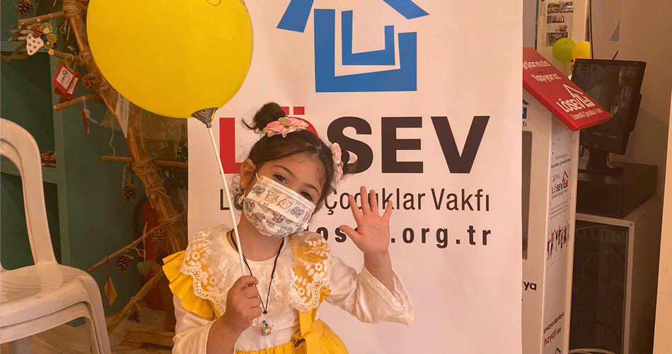 LÖSEMİLİ ÇOCUKLARIN BAYRAM SEVİNCİ
