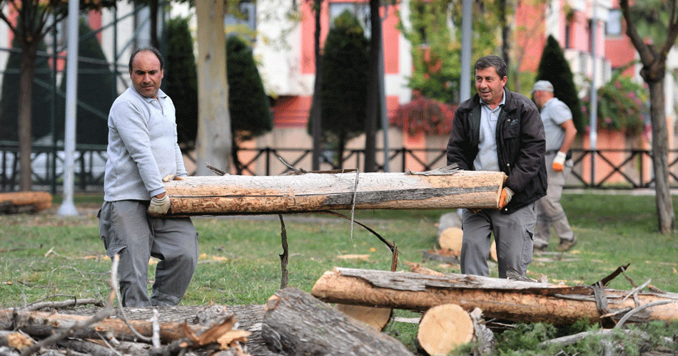 Konyaaltı’nın dört bir yanında çalışmalar sürüyor