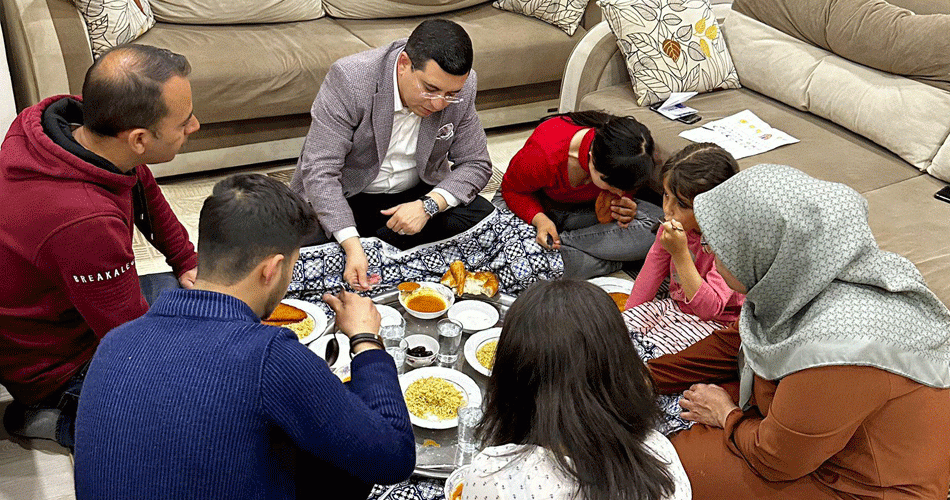 Tütüncü, iftar sofralarına konuk oluyor